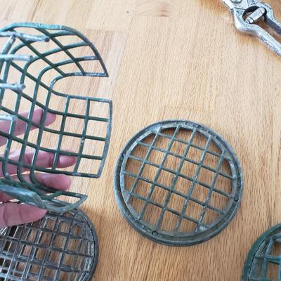 Frogs, Yard Tools and More (PB-KD)