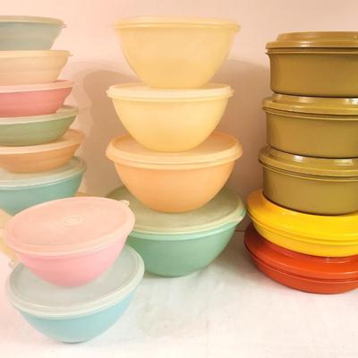 Lot #294 Lot of Vintage Tupperware - 18 Pieces