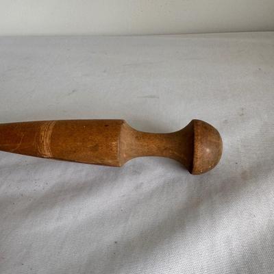 Aluminum Cone Sieve, Wooden Pestle, and Metal Lemon Squeezer (PB-DZ)