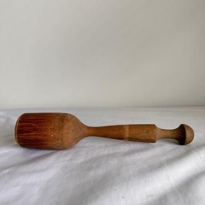 Aluminum Cone Sieve, Wooden Pestle, and Metal Lemon Squeezer (PB-DZ)