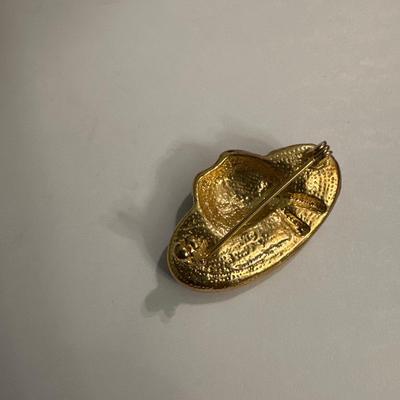 Vintage brooch, little red hat