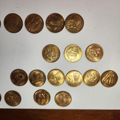 18 Vintage NASA Gemini Mercury Apollo Tokens