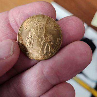 18 Vintage NASA Gemini Mercury Apollo Tokens