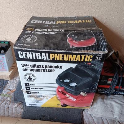 3 GALLON OILLESS PANCAKE AIR COMPRESSOR