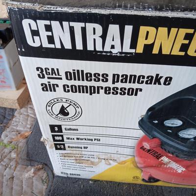 3 GALLON OILLESS PANCAKE AIR COMPRESSOR