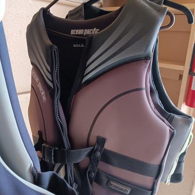 3 ADULT LIFE JACKETS (LARGE & XLARGE)