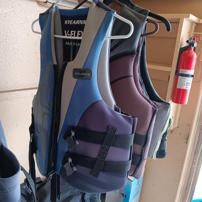 3 ADULT LIFE JACKETS (LARGE & XLARGE)