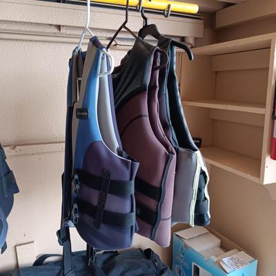 3 ADULT LIFE JACKETS (LARGE & XLARGE)