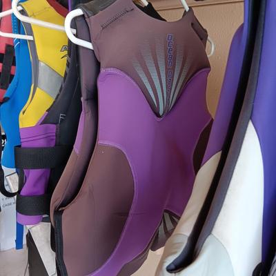3 LIFE VESTS (YOUTH LARGE, LADIES XX LARGE & LADIES LARGE)