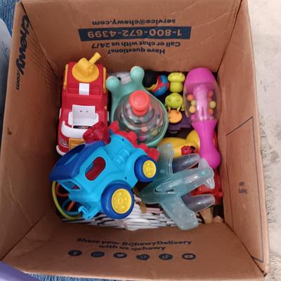 MANY TOYS FOR THE TODDLERS