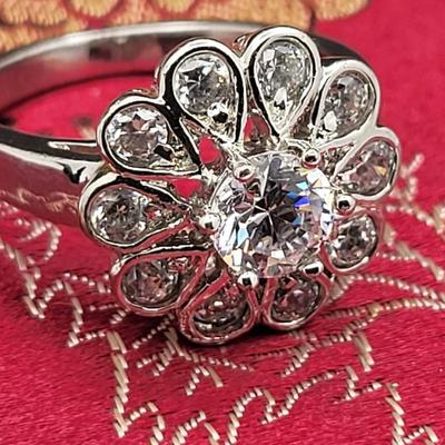 Sparkly Floral Ring & Silk Jewel Box