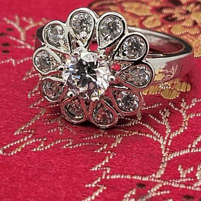 Sparkly Floral Ring & Silk Jewel Box