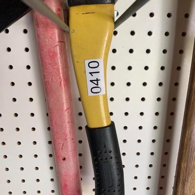 Large Lot - Heavy Duty Axe Lot