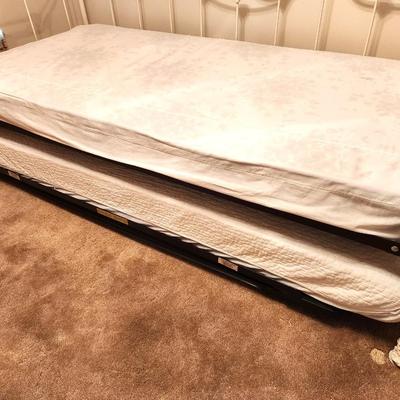 Lot #305 White Day/Trundle Bed