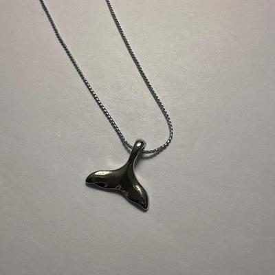 Sterling 925 whale tail necklace