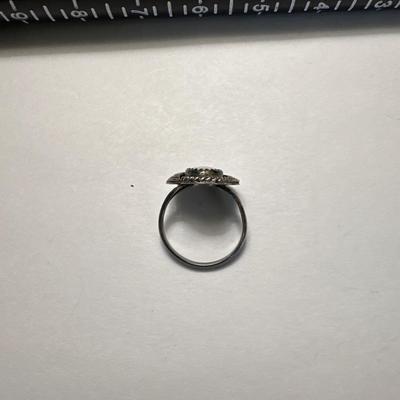 Vintage moonstone ring size 6