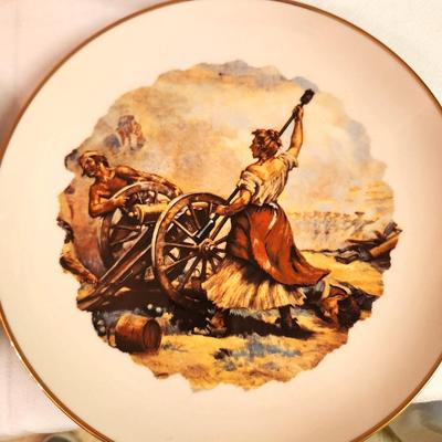 Lot #330 Set of 6 collector plates - American Revolution Series