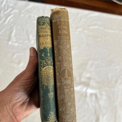 Antique Book Ends & Leather bound Books (LR-RG)