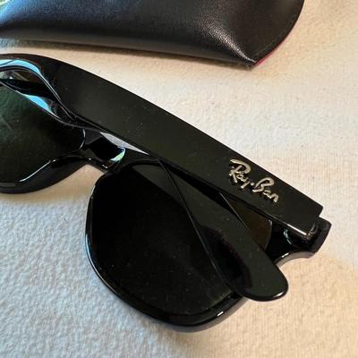 Ray Ban Sunglasses w Case