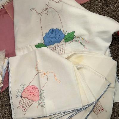 Antique Vintage Embroidered Linens Lot