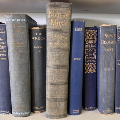 Antique Books in Various Shades of Blue and Green (LR-DZ)