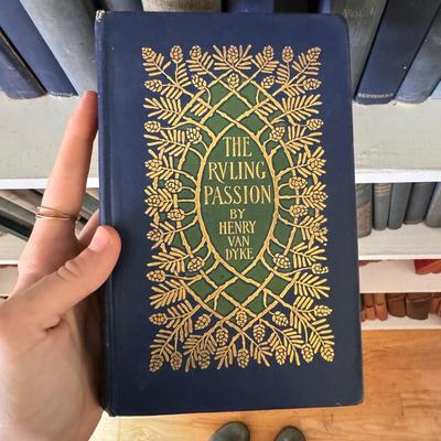 Antique Books in Various Shades of Blue and Green (LR-DZ)