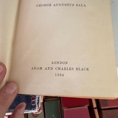 Vintage Travel Books (LR-DZ)