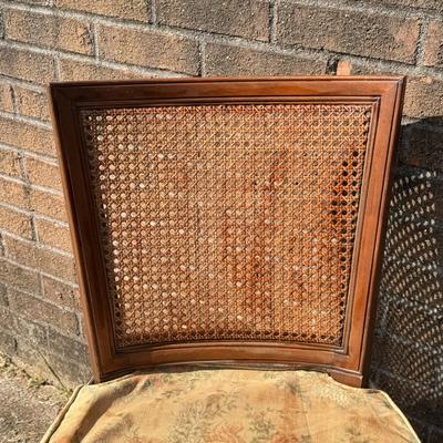 Kindle Furniture Co. Wooden Chair (B1-DZ)