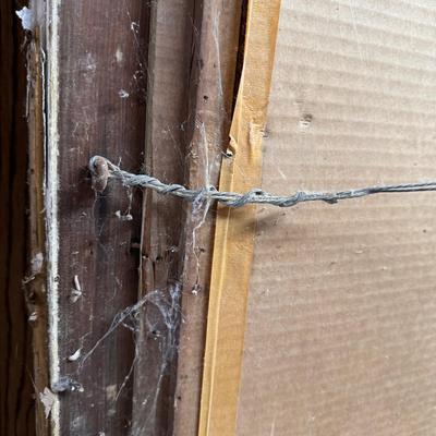 Large Gold Colored Ornate Mirror (B1-DZ)