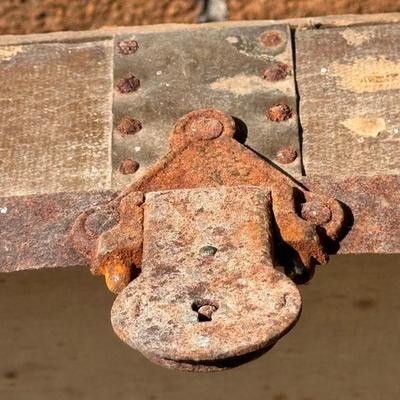 Rustic Steamer Trunk (B1-DZ)