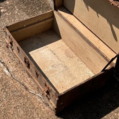 Rustic Steamer Trunk (B1-DZ)