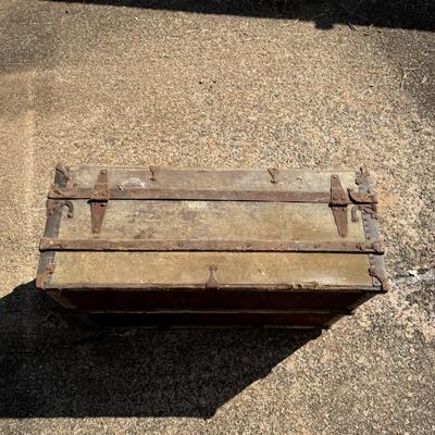 Rustic Steamer Trunk (B1-DZ)