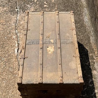 Rustic Steamer Trunk (B1-DZ)