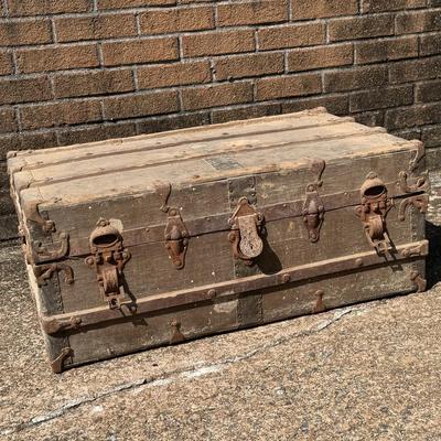 Rustic Steamer Trunk (B1-DZ)