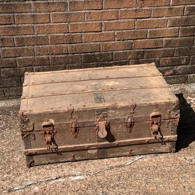 Rustic Steamer Trunk (B1-DZ)