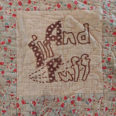 Three Little Pigs Quilt w/ Display Bar (P-BBL)