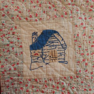 Three Little Pigs Quilt w/ Display Bar (P-BBL)