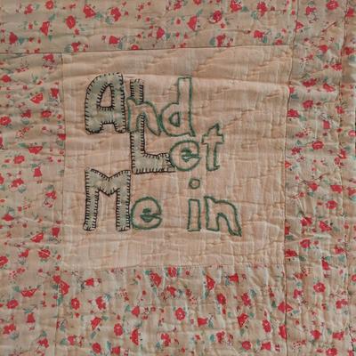 Three Little Pigs Quilt w/ Display Bar (P-BBL)