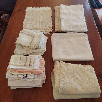 Tablecloths, Cloth Napkins and Placemats (DR-BBL)
