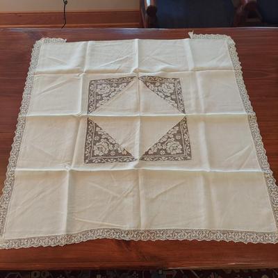 Tablecloths, Cloth Napkins and Placemats (DR-BBL)