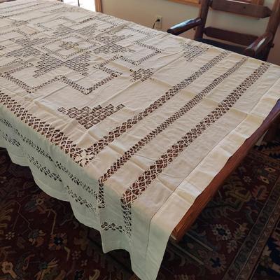 Tablecloths, Cloth Napkins and Placemats (DR-BBL)