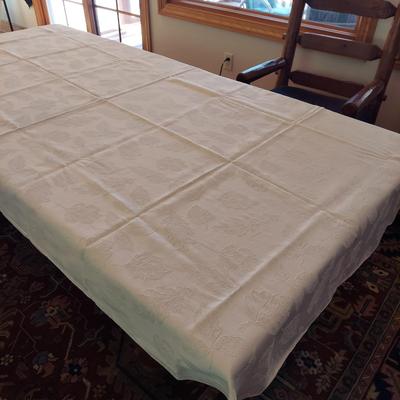 Tablecloths, Cloth Napkins and Placemats (DR-BBL)
