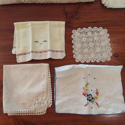 Tablecloths, Cloth Napkins and Placemats (DR-BBL)