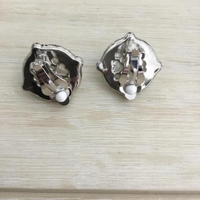 Beautiful silver tone clip on earrings