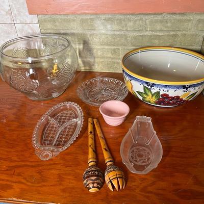Lot 311 Lot of Bowls & other