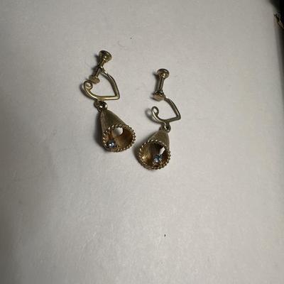 Beautiful earrings With blue stone