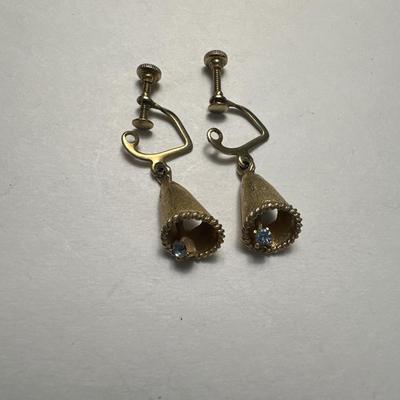 Beautiful earrings With blue stone