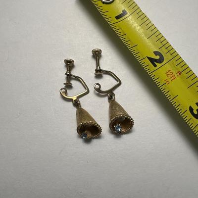 Beautiful earrings With blue stone