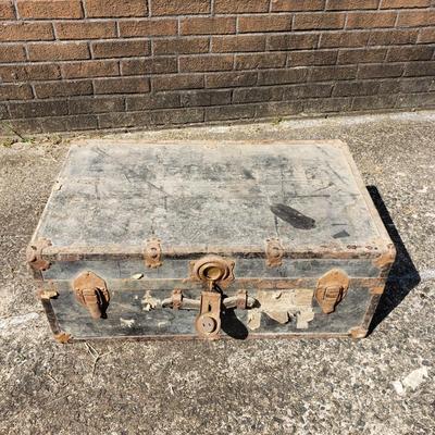 Well Traveled Trunk (B1-KD)