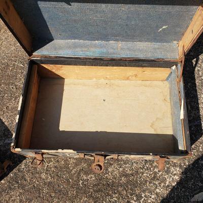 Well Traveled Trunk (B1-KD)